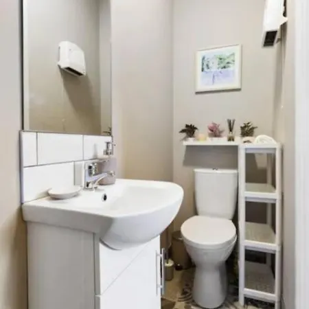 Private Cosy Studio - A1 Location Dublin