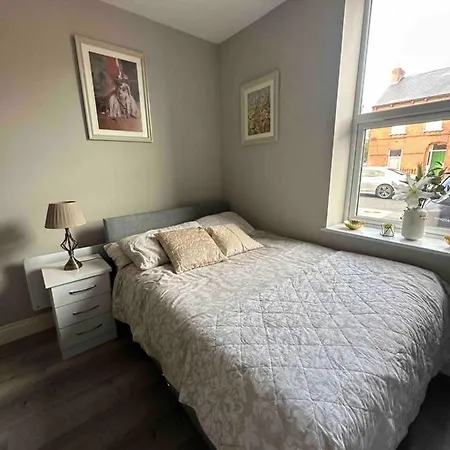 Private Cosy Studio - A1 Location Apartment *