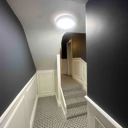 Private Cosy Studio - A1 Location Dublin