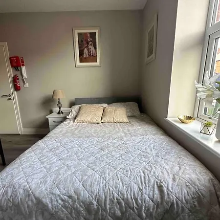 Private Cosy Studio - A1 Location *
