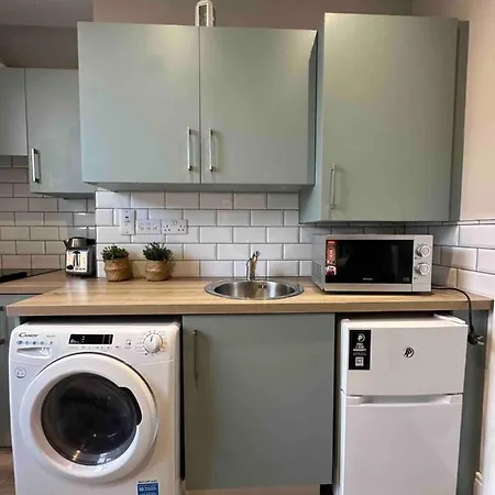 Private Cosy Studio - A1 Location Apartment *