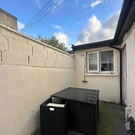 Apartment Private Cosy Studio - A1 Location *